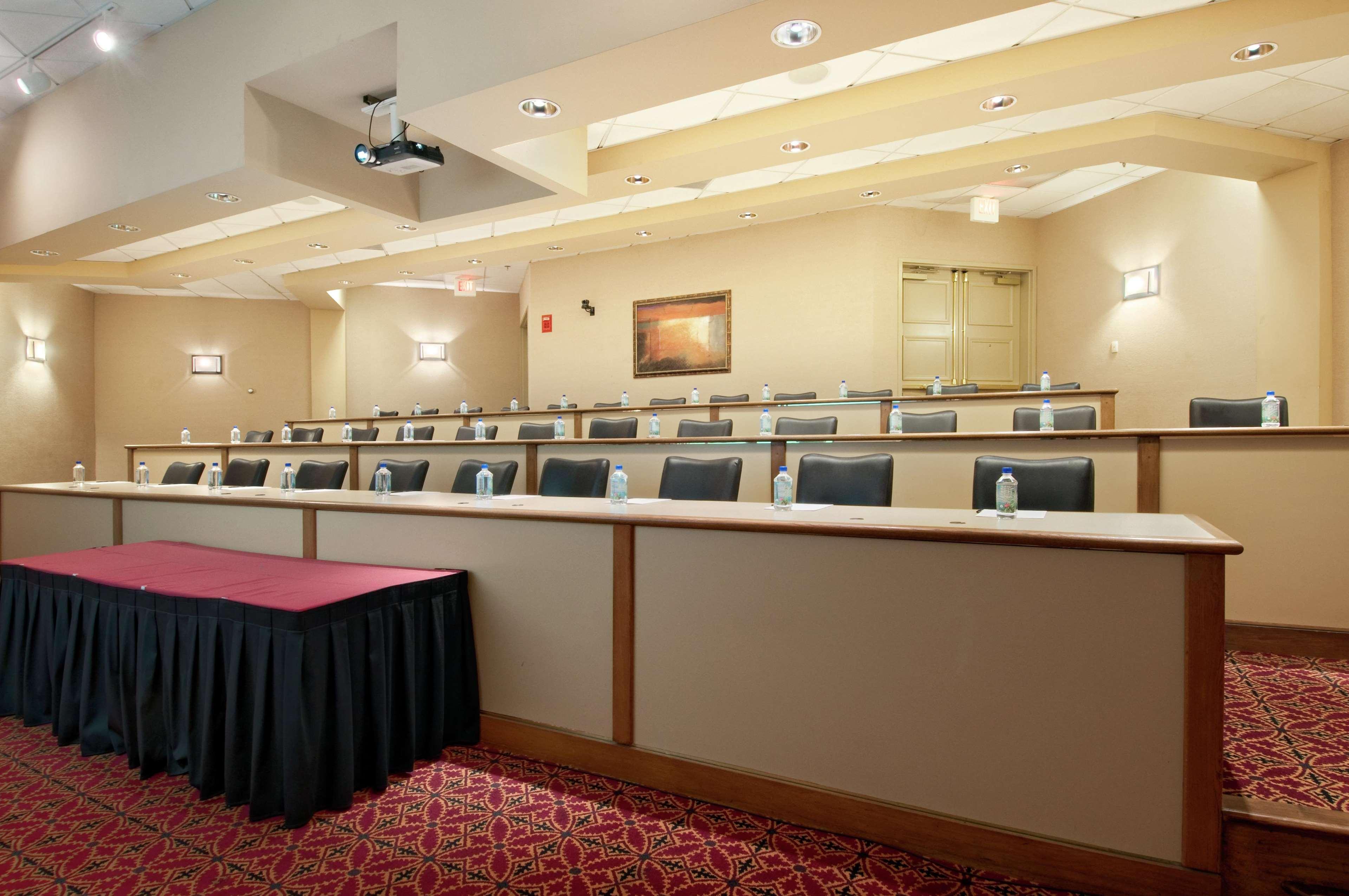 Hilton Phoenix Airport Зручності фото