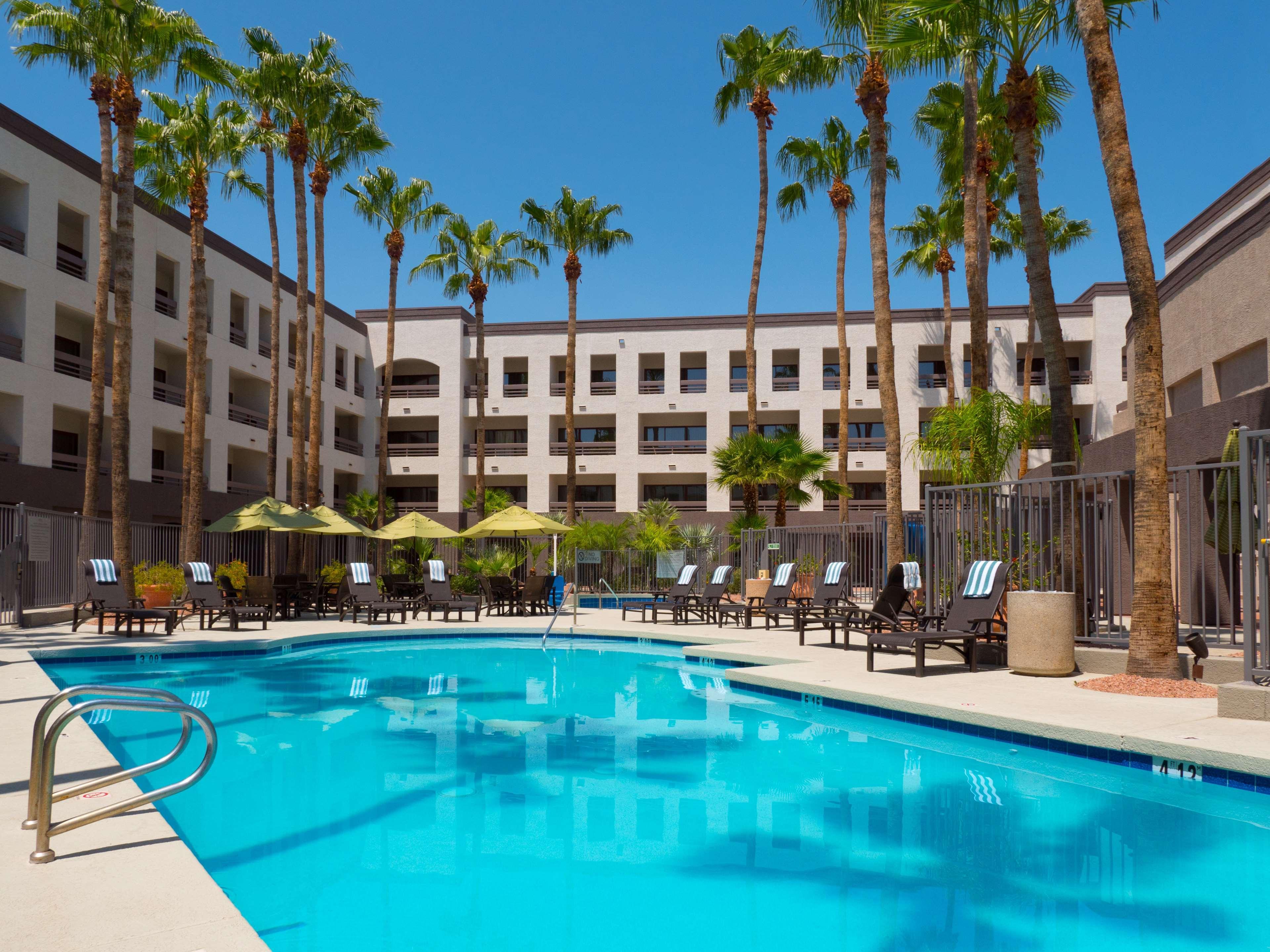 Hilton Phoenix Airport Екстер'єр фото
