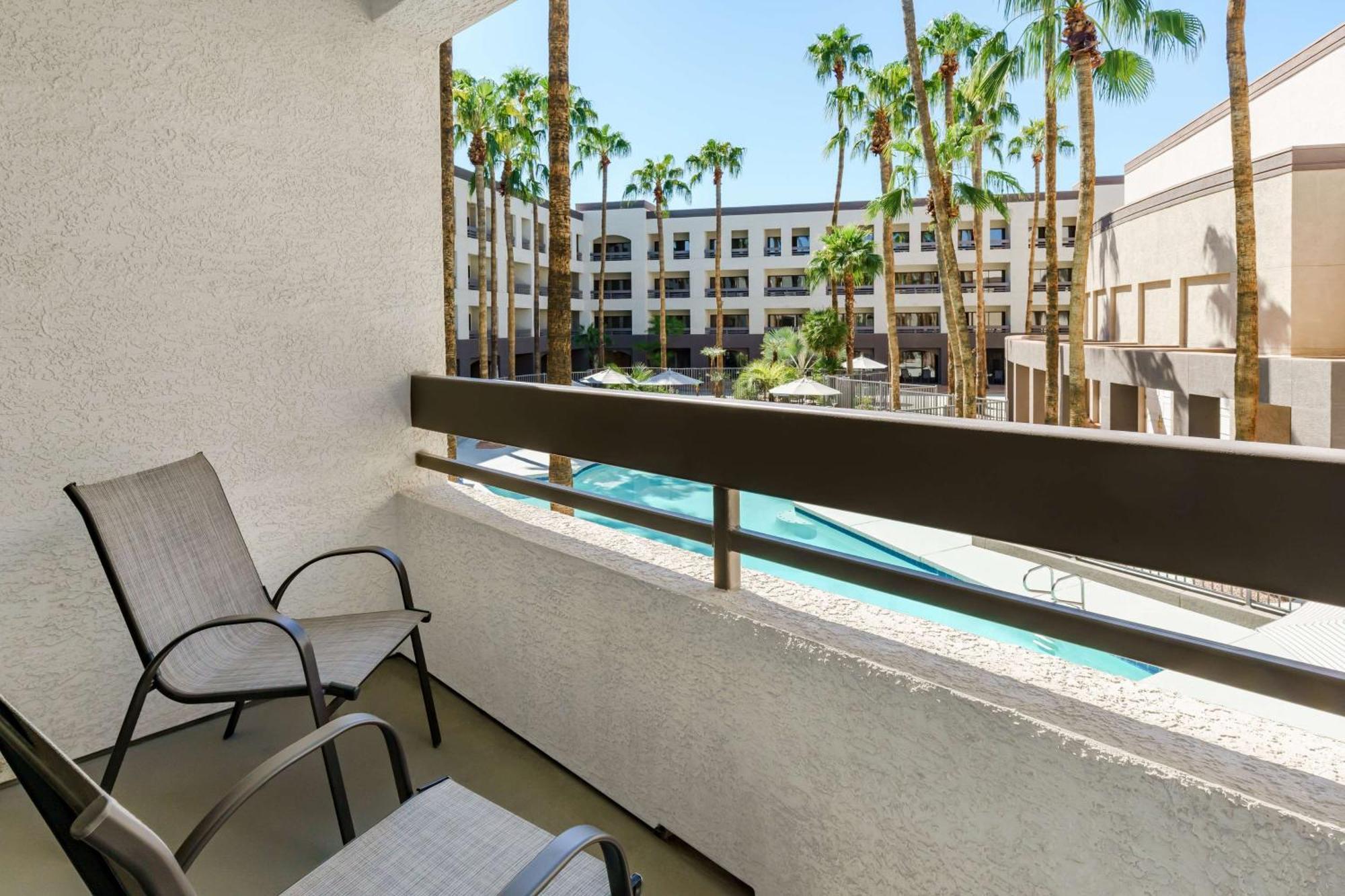 Hilton Phoenix Airport Екстер'єр фото